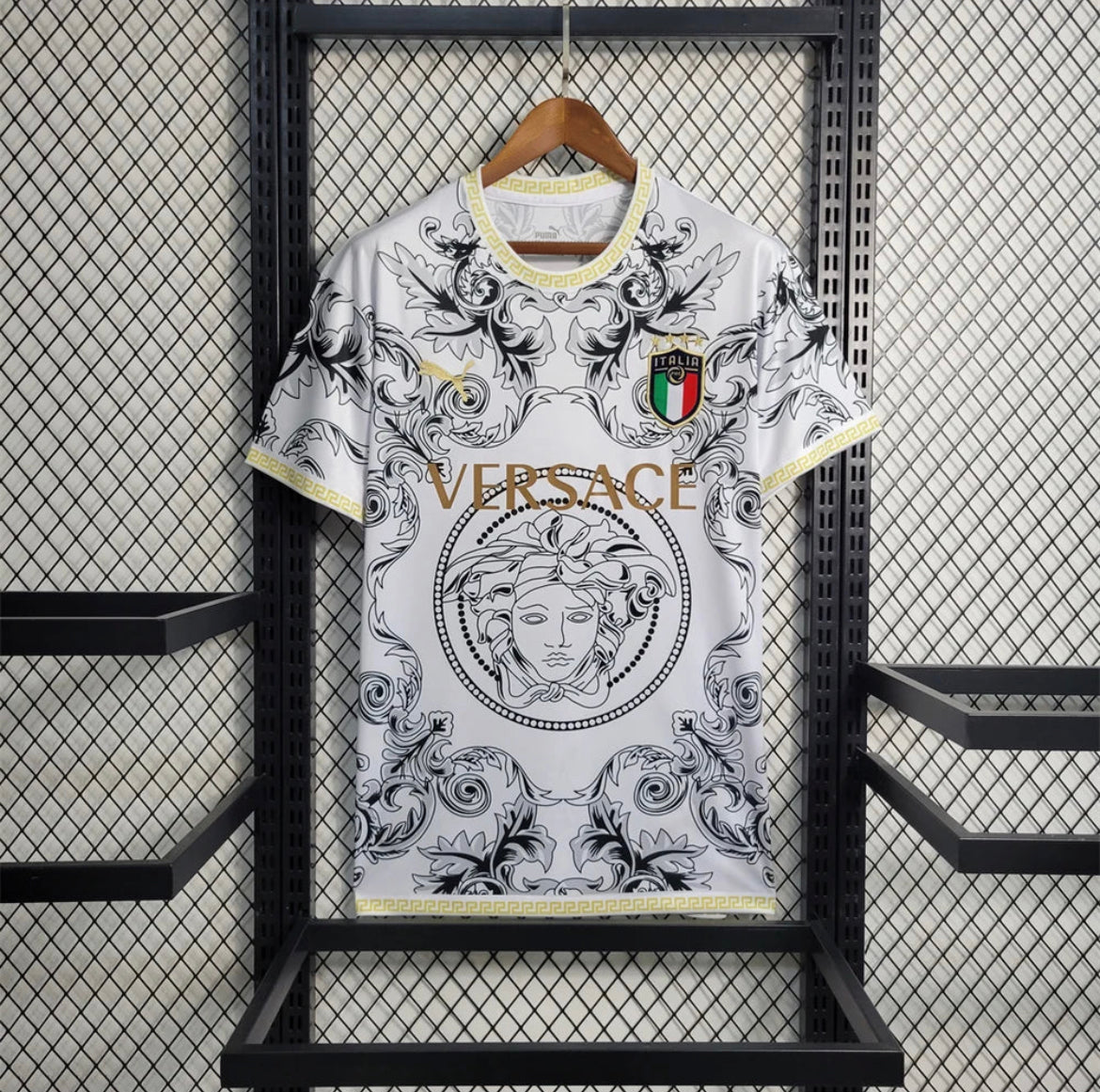 ITALIEN 2023 KONZEPT
VERSACE WEISSES
HEIMTRIKOT